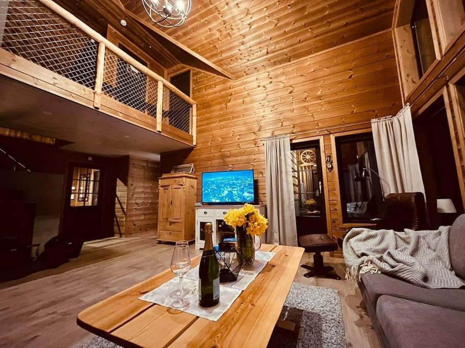 Cabin In Beautiful Surroundings At Harpefossen Nordfjordeid Bagian luar foto