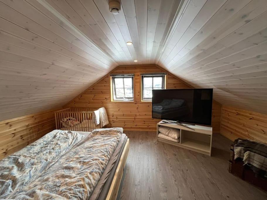 Cabin In Beautiful Surroundings At Harpefossen Nordfjordeid Bagian luar foto