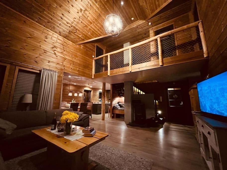 Cabin In Beautiful Surroundings At Harpefossen Nordfjordeid Bagian luar foto